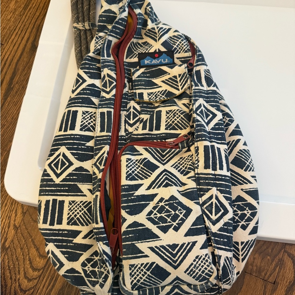 KAVU  Geometric Pattern bag - Black and White